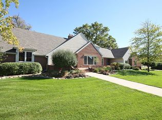 9978 Walnut Grove Ln N, Maple Grove, MN 55311