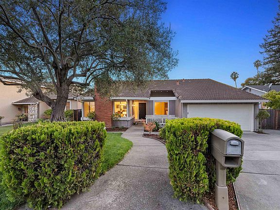 4th image of 40361 Loro Pl