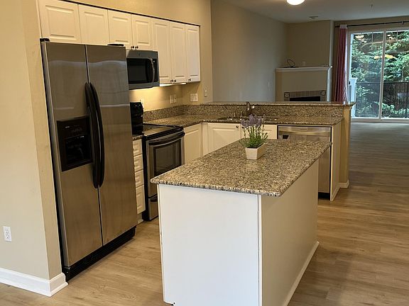 3rd image of 16125 Juanita Woodinville Way NE Unit 417