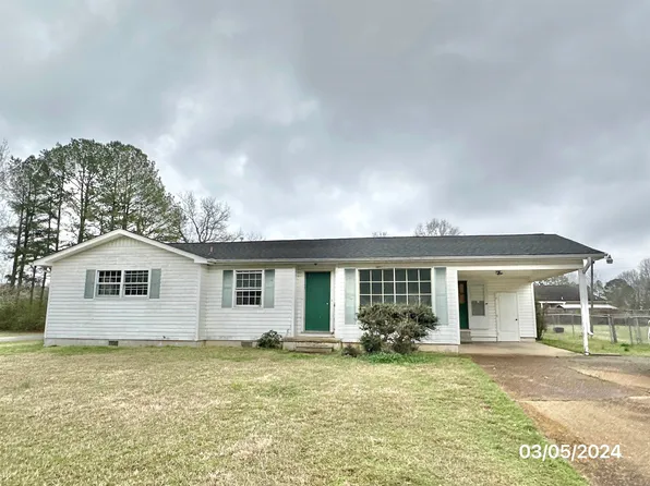 160 Cambridge Dr, Florence, AL 35633