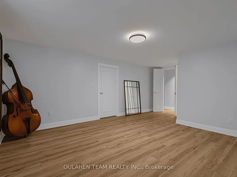 28 Uplands Ave — Photo 30