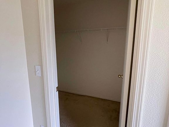 4th image of 607 Daniels Ave