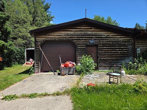 5th image of 2960 Oakview Dr