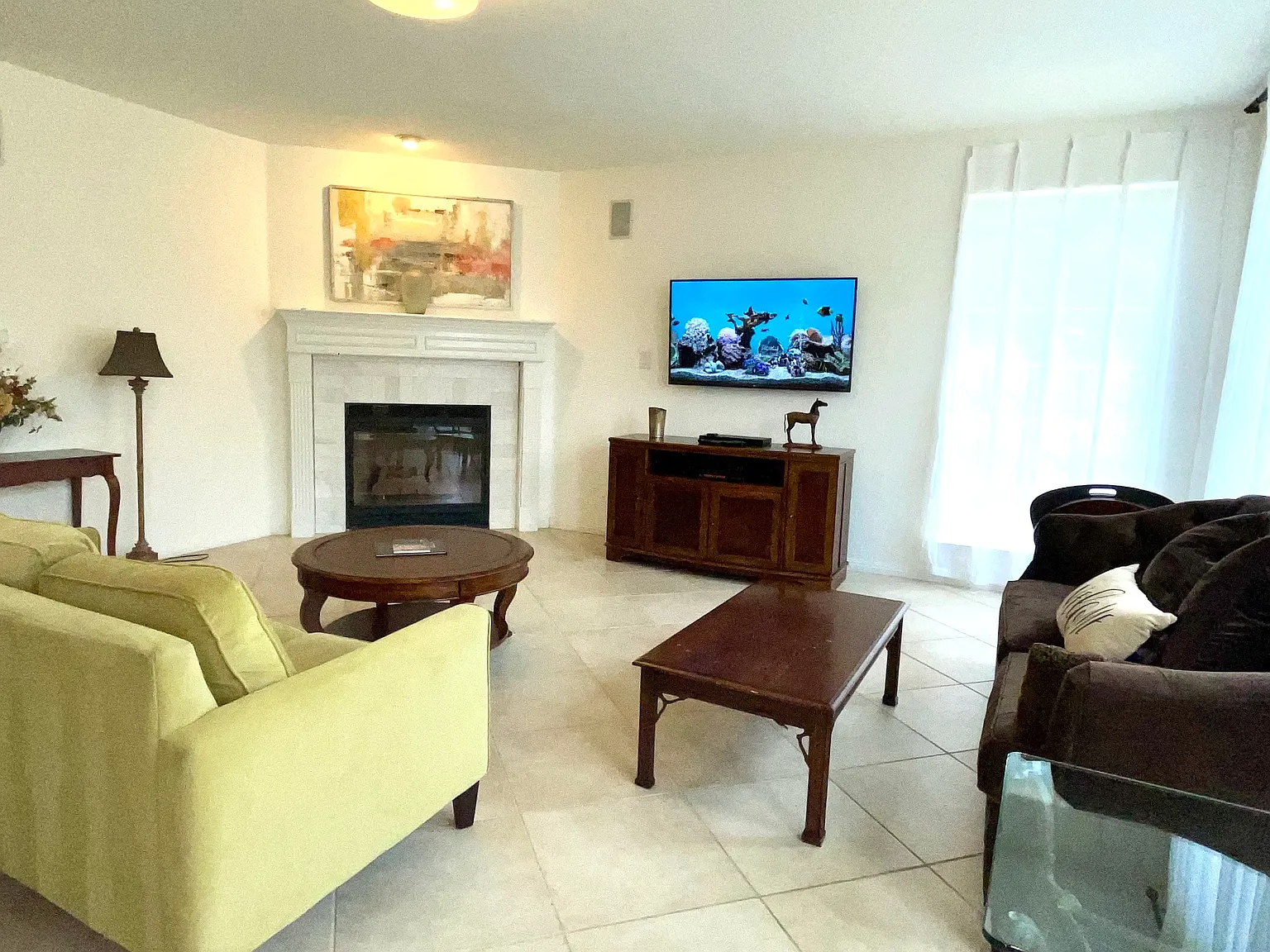 4 bed, 2.5 bath, 2875 sqft, $4,900 — Photo 2