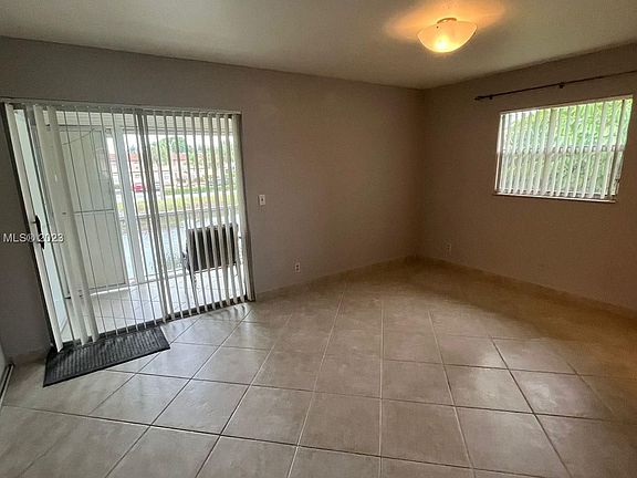 5th image of 174 Brittany Way #D