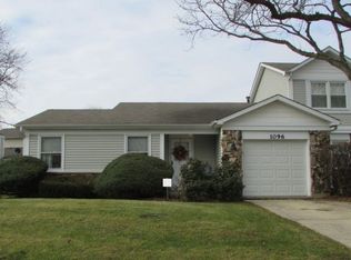 1096 Longboat Ct, Schaumburg, IL 60194