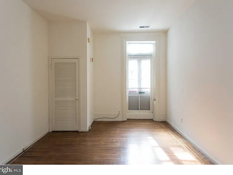 526 Spruce St #3R — Photo 13