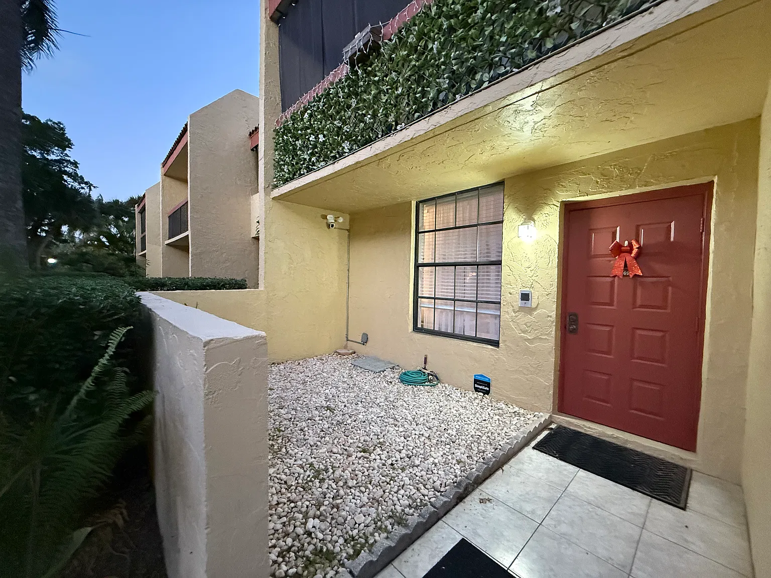 2 bed, 2.5 bath, 1200 sqft, $2,350 — Photo 3