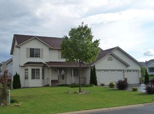 2710 Pampas Ct, Shakopee, MN 55379