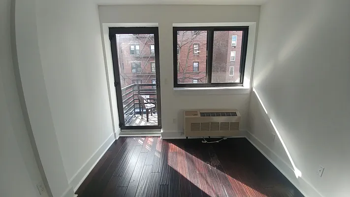 Rented by Metro Garden Realty NYC | media 21