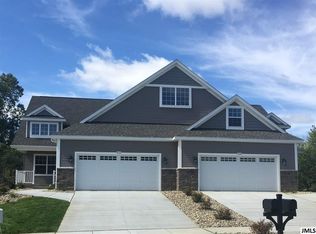 4032 Stone Ridge Dr, Jackson, MI 49201