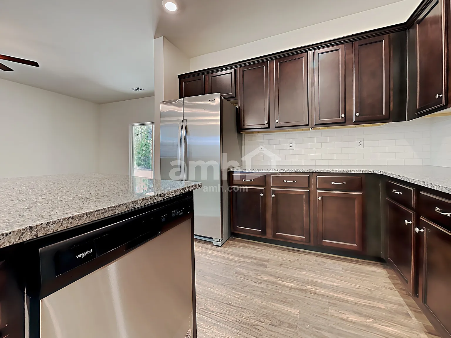 3 bed, 2.5 bath, 2064 sqft, $2,670 — Photo 3