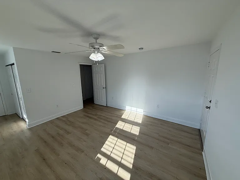1335 W Lasalle St — Photo 12