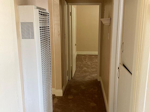 4th image of 637 W Queen St #6