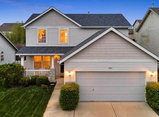 221 Spring Borough Dr, O'Fallon, MO 63368