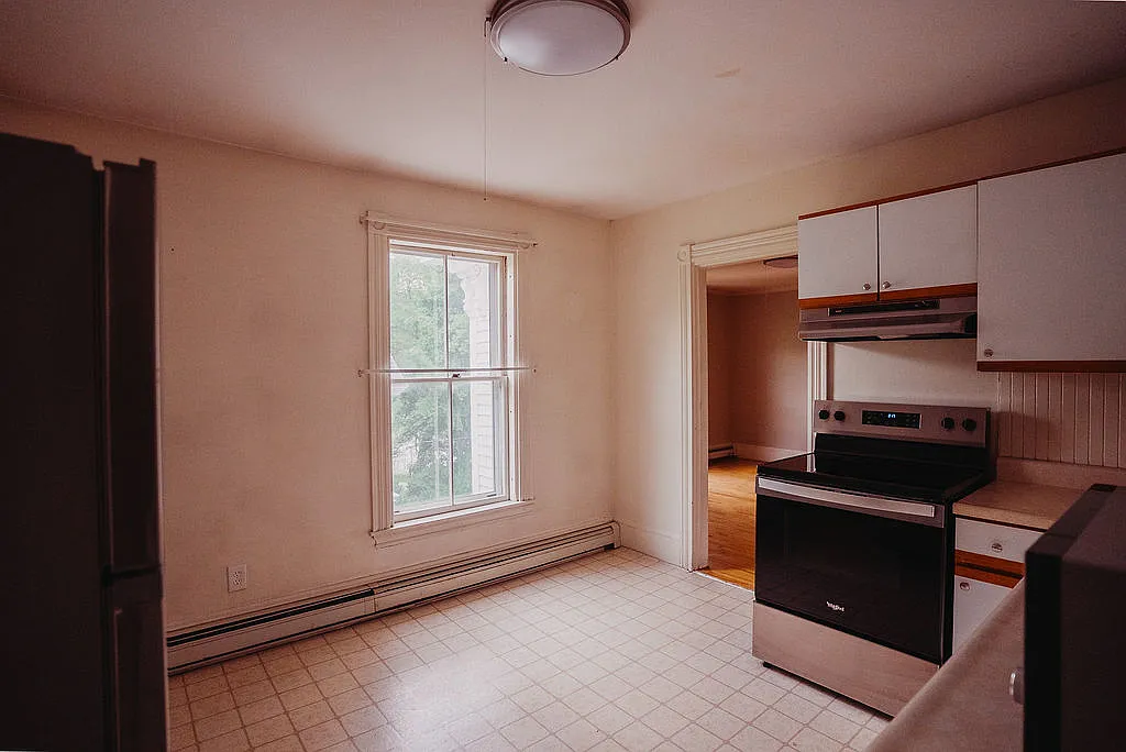 287 Ohio St — Photo 2