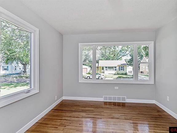 4th image of 21 Southview Dr