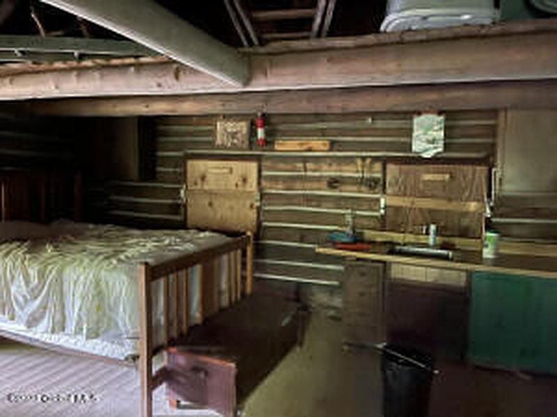 4th image of L38 Bird Brook