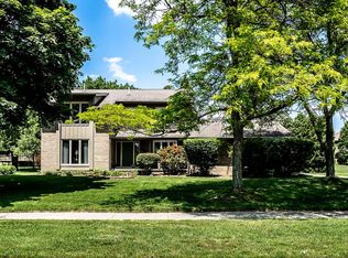 5049 Longview Dr, Troy, MI