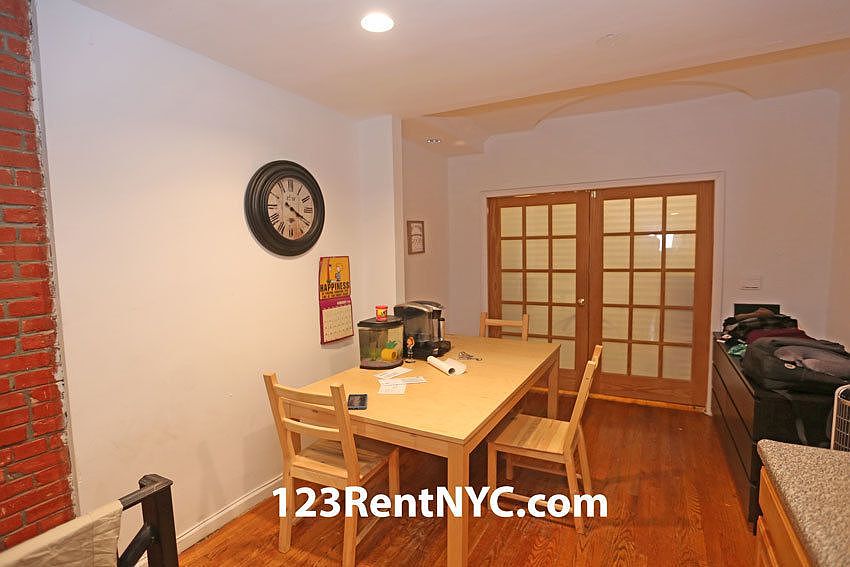 1st image of 526 E 6th St APT 20