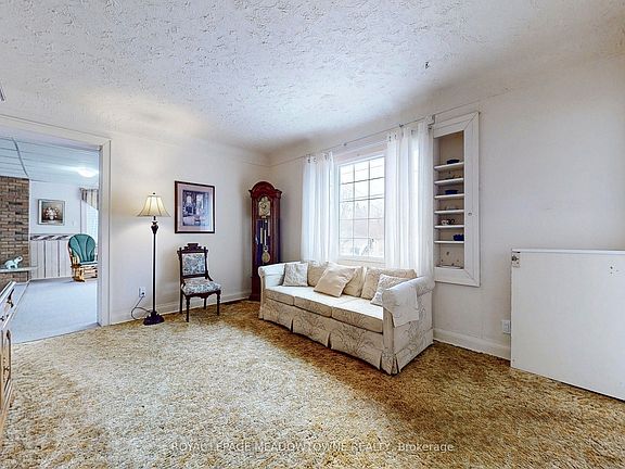 3rd image of 43 Cobblehill Rd