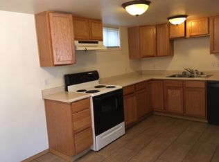 901 8th St W APT B, Columbia Falls, MT 59912