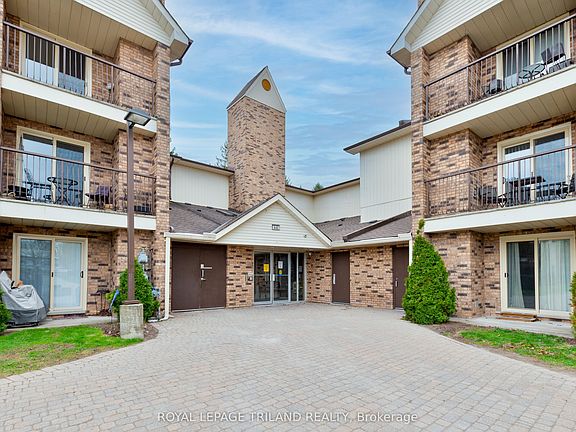 2nd image of 440 Wellington St #123
