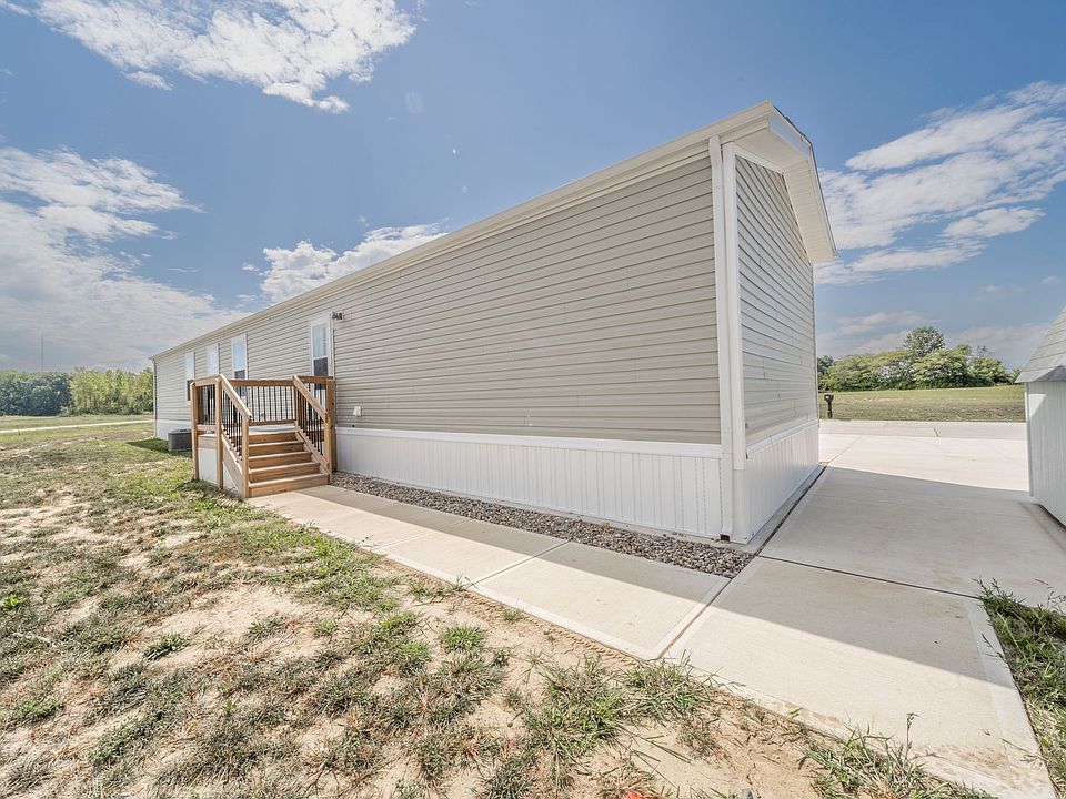 Exterior Image-9-Clayton C196 Camelot Village