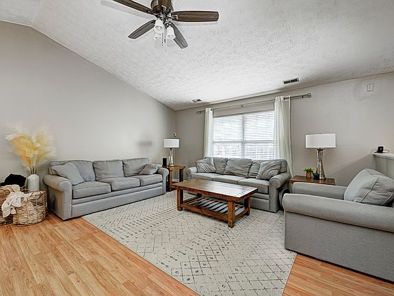 5th image of 273 Nicole Blvd