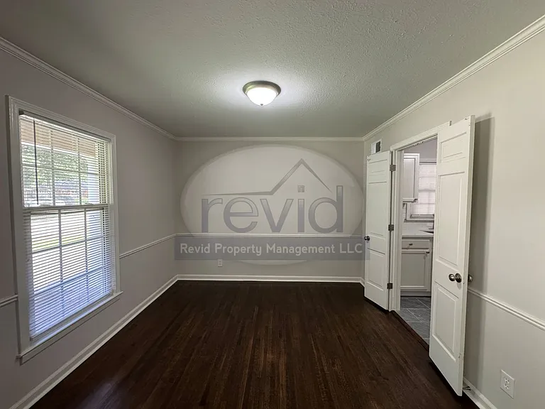 5467 Derron Ave — Photo 5