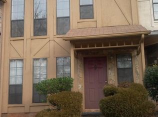 867 Brandy Oaks Ln, Stone Mountain, GA 30088