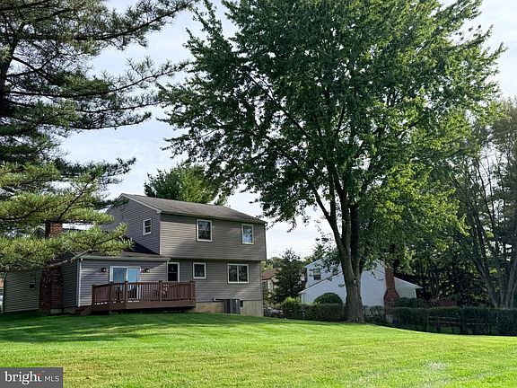 3rd image of 108 W Glamorgan Ct