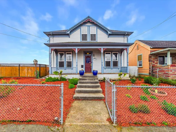 2434 C St, Eureka, CA 95501