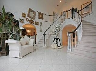 219 Doe Trl, Morganville, NJ 07751