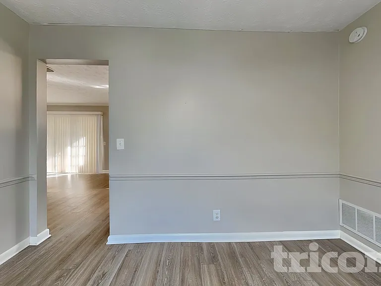 671 Custer Cir — Photo 3