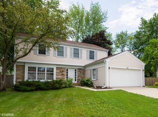 1461 Oxford Dr, Buffalo Grove, IL