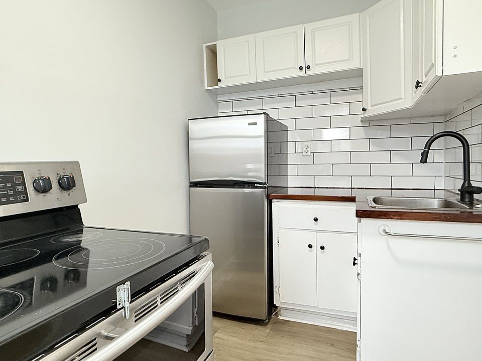 1st image of 74 Hanna St W Unit 8