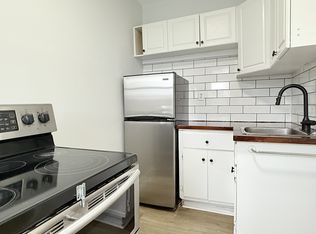 74 Hanna St W Unit 8, Windsor, ON N8X 1C8