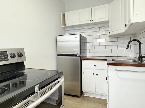 74 Hanna St W Unit 8, Windsor, ON N8X 1C8