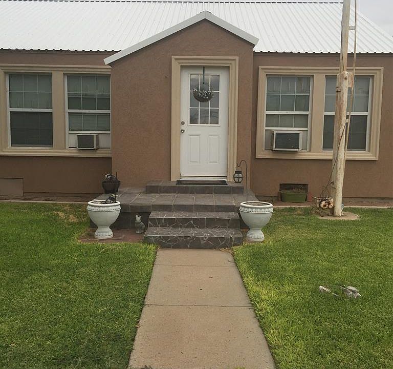 1st image of 800 Dorothea St