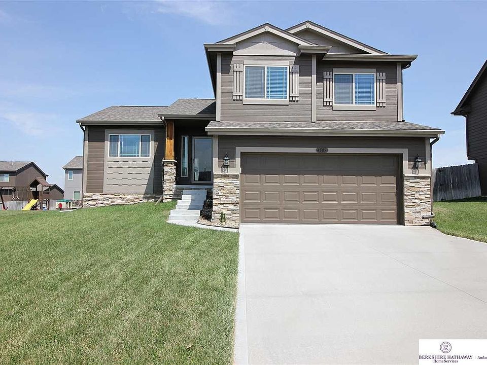 1st image of 4509 N 175th Ave