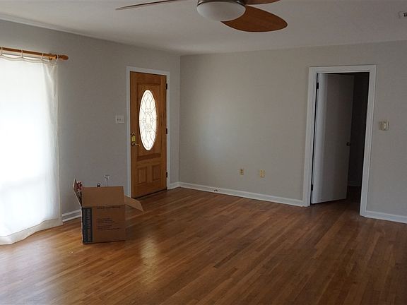 2nd image of 2910 E Jackson St