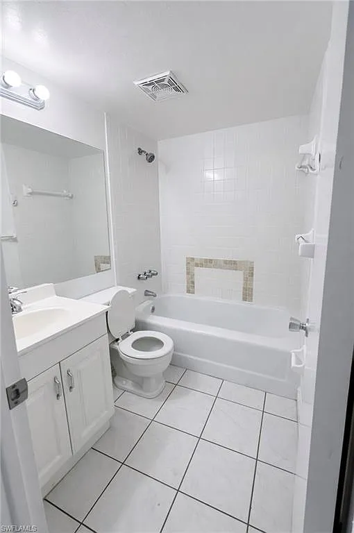 2 bed, 1.0 bath, 594 sqft, $1,650 — Photo 3