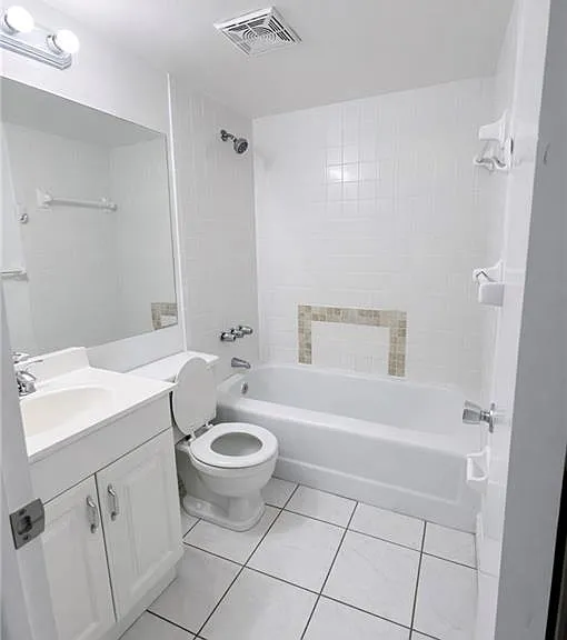 3325 Airport Rd N #R3 — Photo 3