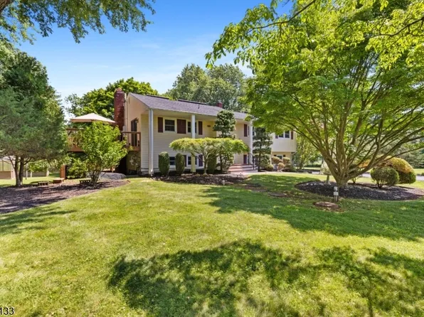 25 Deer Run Dr, Montgomery Twp., NJ 08502