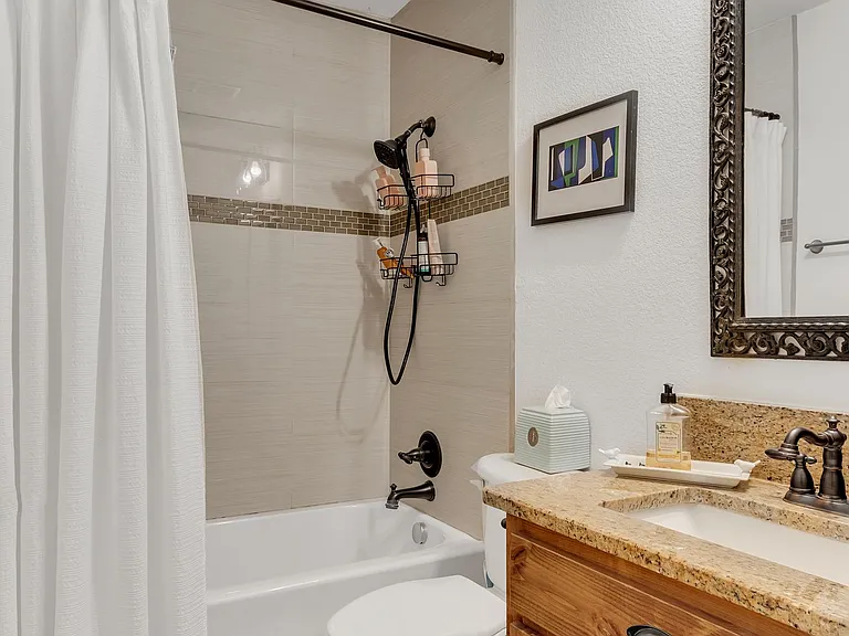 100 N Edgewater Dr — Photo 22