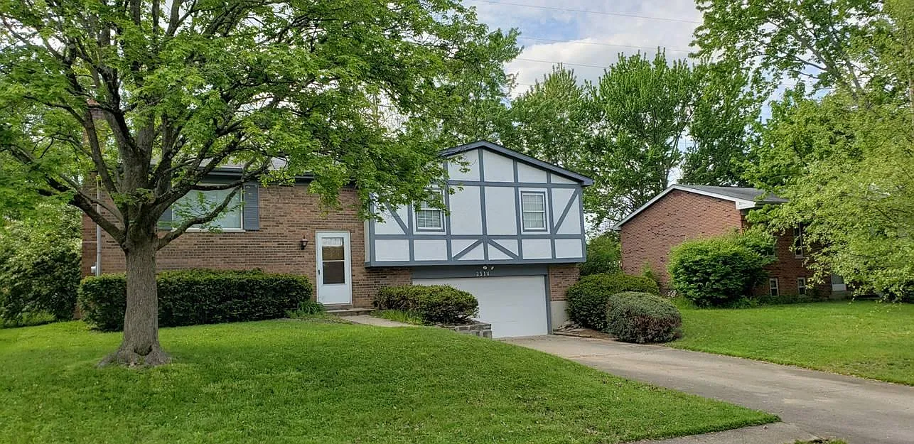 2514 Blue Bird Dr photo 1