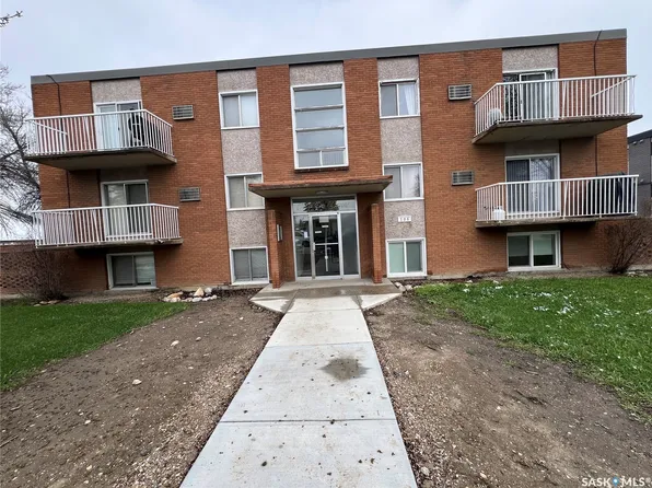 106 104th Street W #25, Saskatoon, SK S7N 1M8
