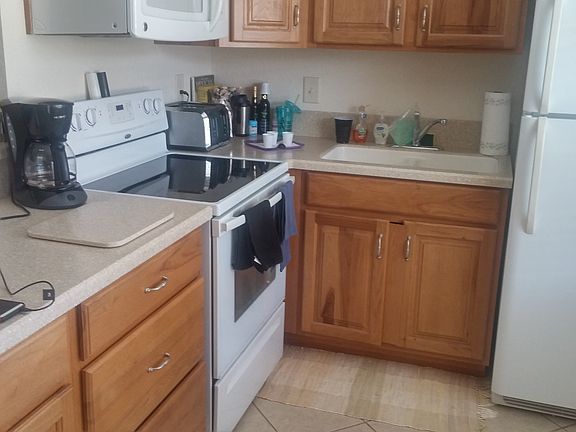 4th image of 250 Englewood Isles Pkwy APT 11