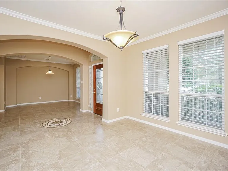 3211 London Ln — Photo 4